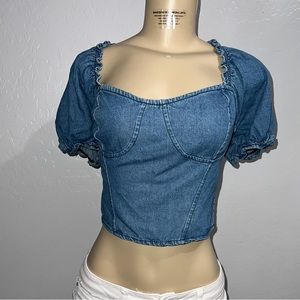 Dizzy Lizzy Women’s chambray crop top sz Large